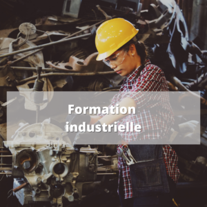 Parcours Formation | Formation industrielle | Personne avec un casque qui travaille en industrie